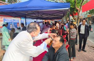 東平鎮商會開展義診活動